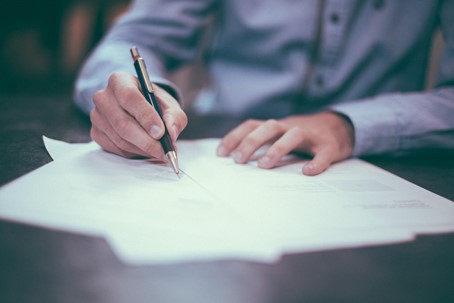 Handtekening officieel begin van eigen praktijk